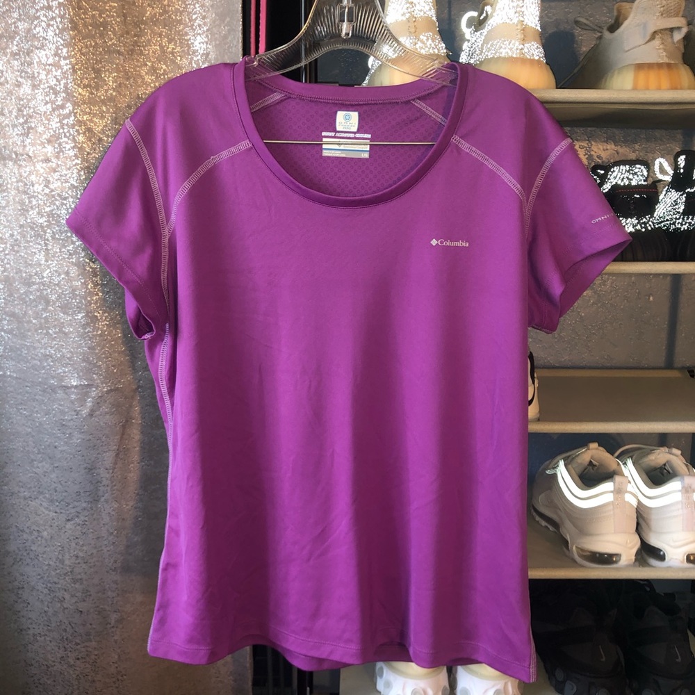 LIKE NEW COLUMBIA TOP